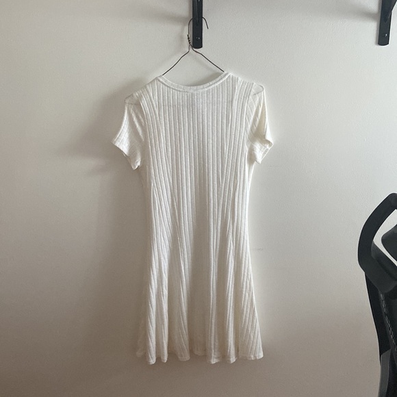 Cute simple summer dress - Picture 2 of 4